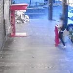 istanbul beylikduzunde is yerinin onundeki turk bayragi indirildi polis kameradaki supheliyi ariyor c2102a814235