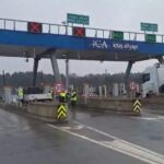 istanbul cekmekoyde giselerde beton bariyere carpan otomobilin surucusu yaralandi guvenlik kamerasi 13e24055a3bf