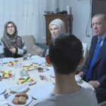 İstanbul - Cumhurbaşkanı Erdoğan, Kayacık ailesi ile iftar yaptı 1 istanbul cumhurbaskani erdogan kayacik ailesi ile iftar yapti 9d9b790d55fe