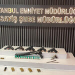 İstanbul- İstanbul merkezli 7 ilde düzenlenen operasyonda gözaltına alınan şüpheliler adliyeye sevk edildi 2 istanbul istanbul merkezli 7 ilde duzenlenen operasyonda gozaltina alinan supheliler adliyeye sevk edildi aff5837cd5e1