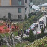 İstanbul - Kağıthane’de site otoparkındaki araç yandı; bahçede beklediler 1 istanbul kagithanede site otoparkindaki arac yandi bahcede beklediler cf65a008b518