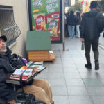 istanbul nisantasinda basina siva parcalari dusen cocuk yaralandi yurume engelli kisi son anda kurtuldu 9dc0497fa046