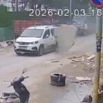 istanbul sultangazide yikimi suren binadan yere dusen beton parca savrularak araca carpti 723efa4b531c