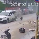 istanbul sultangazide yikimi suren binadan yere dusen beton parca savrularak araca carpti ed5cfd521ba6