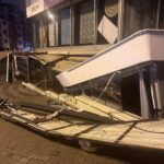 İstanbul - Üsküdar'da otomobil börekçiye uçtu 2 istanbul uskudarda otomobil borekciye uctu 6314829e7057