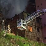 İzmit’te 2 katlı metruk bina alev alev yandı 6 izmitte 2 katli metruk bina alev alev yandi 9a42cdc12dc9