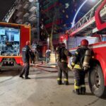 izmitte 7 katli binanin catisinda cikan yangin sonduruldu b559b49f4b56