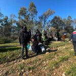 Kaçak göçmenleri 'dağın arkası İstanbul' diyerek, araziye bırakmışlar 1 kacak gocmenleri dagin arkasi istanbul diyerek araziye birakmislar 572c2ab81540