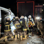 kamyonet park halindeki tira carpti sikisan yolcu oldu 21a7ecd00339