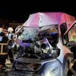 kamyonet park halindeki tira carpti sikisan yolcu oldu e07c78f784f5