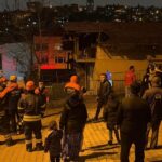 Kamyonetin çarptığı evin duvarından kopan tuğlaların altında kalıp yaralandı 3 kamyonetin carptigi evin duvarindan kopan tuglalarin altinda kalip yaralandi bdc39d5268b4