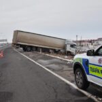 kars ardahan kara yolunda tir kazasi 08695ac0d7bf