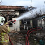 kirikkalede mustakil evde cikan yanginda 1 kisi dumandan etkilendi 1e834fa6e349