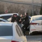 mardinde trafikte tekmeli yumruklu yol verme kavgasi kamerada 6e492ae093c3