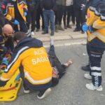 motosiklet ile otomobil carpisti 2 yarali 27b477514d37