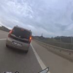 Motosiklet sürücüsü, kazada hafif ticari aracın camından içeri girdi 3 motosiklet surucusu kazada hafif ticari aracin camindan iceri girdi f88938e9a07c