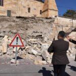 Nevşehir’de tarihi caminin istinat duvarı çöktü; o anlar kamerada 2 nevsehirde tarihi caminin istinat duvari coktu o anlar kamerada 8f6d8ab96492