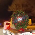 oto kurtarici uzerine yerlestirdigi dev buketle evlilik teklifi etti 0de39002d13d