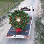 oto kurtarici uzerine yerlestirdigi dev buketle evlilik teklifi etti d4181ee64c65