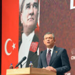 ozgur ozel kahramanmarasta depremde olenlerin mezarlarini ziyaret etti 2 dab9c84f020f