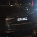 Seyir halindeyken aniden arızalanan otomobile kamyon çarptı: 1 yaralı 3 seyir halindeyken aniden arizalanan otomobile kamyon carpti 1 yarali 9b46f48840a1