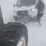 sivasta tipide araclarinda mahsur kalanlar kurtarildi da698c641b08