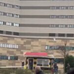 taksiye binemeyen kadin durak camlarini kirdi o anlar kamerada 5b1de31bb7cc