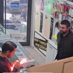 tamire getirilen cep telefonunun bataryasi patlayip alev aldi 2a7bbdc74deb