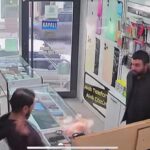 tamire getirilen cep telefonunun bataryasi patlayip alev aldi 40cf1c41a047