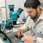 tamire getirilen cep telefonunun bataryasi patlayip alev aldi 5c5d1d05cffe