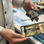 tamire getirilen cep telefonunun bataryasi patlayip alev aldi 66284a5e925b