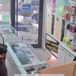 tamire getirilen cep telefonunun bataryasi patlayip alev aldi bed8991461c9