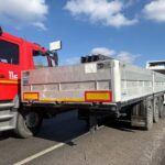 TIR'a arkadan çarpan otomobil 150 metre sürüklendi: 1 yaralı 3 tira arkadan carpan otomobil 150 metre suruklendi 1 yarali 18636f31b18c