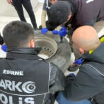 tirin stepnesinde 225 kilo skunk ele gecirildi a6dfd211bdc2