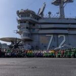 witkoff umman denizindeki abd ucak gemisini ziyaret etti 304120df9813