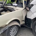 Yolcu minibüsü ile otomobil çarpıştı: 1’i ağır 4 yaralı 9 yolcu minibusu ile otomobil carpisti 1i agir 4 yarali e4cdfa3a06b6