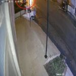 yolda bayir asagi kayan otomobil elektrik diregine carpti anne ve oglu yarali 73eab7de53c6