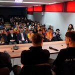 zecorner kayserisporlu futbolcular liselilerle soyleside bulustu 80fe1fbbf341