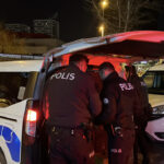 15 yasindaki cocuk hirsizlik yaptigi kafede yakalandi o anlar kamerada b53faf8206fb