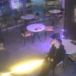 15 yasindaki cocuk hirsizlik yaptigi kafede yakalandi o anlar kamerada c84bd9709f00