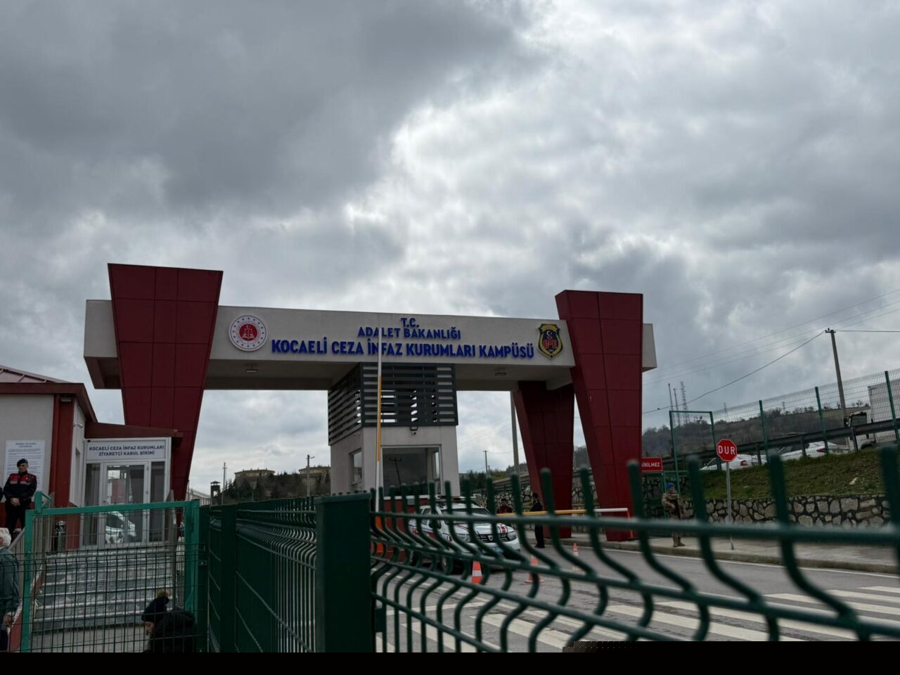 7 kisinin oldugu fabrika yangininda yaralanan gulhan yangin merdiveni icin cok para dedi vermedi 9ffc4679493a