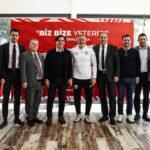 a milli takim teknik direktoru montella samsunsporu ziyaret etti 38f791fafe9e