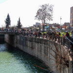 adanada av yasaginin basladigi gun oltacilarin koprudeki yogunlugu galatayi andirdi 36abae410c1e