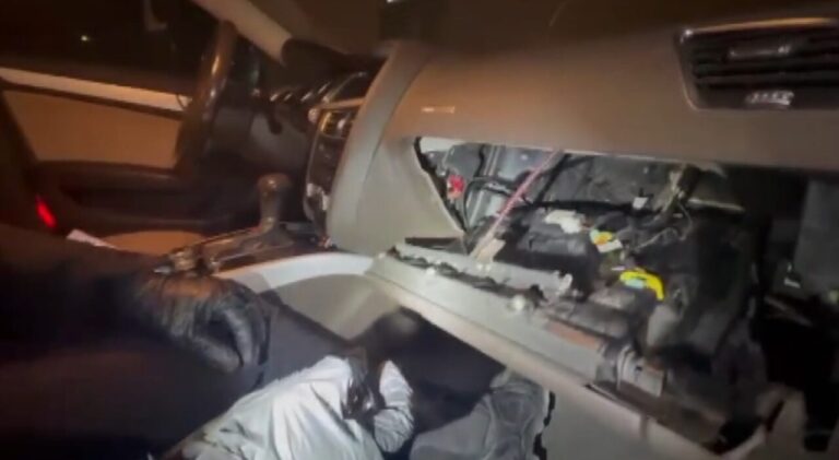 Ankara’da otomobildeki gizli bölmede silah ve uyuşturucu ele geçirildi; 1 gözaltı