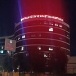 Annesini aldattığını iddia ettiği babasını öldüren şüpheli tutuklandı 3 annesini aldattigini iddia ettigi babasini olduren supheli tutuklandi cf5fe8443076