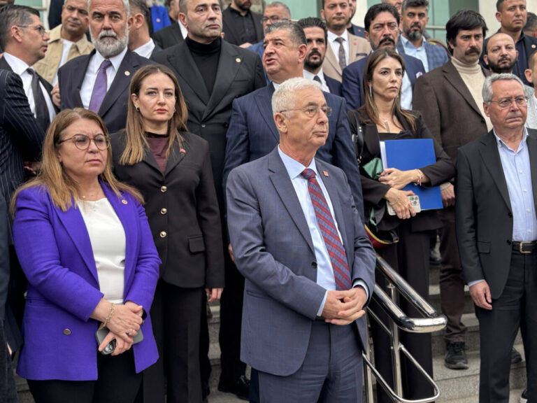 Antalya Büyükşehir Belediyesi’ne yönelik ‘rüşvet’ ve ‘yolsuzluk’ davasında 3’üncü gün (4)