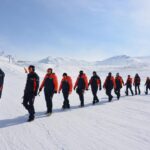 arama kurtarma teknisyenlerine life beep cihaziyla arama kurtarma egitimi 27136d0456e8