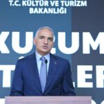 bakan ersoy bakanliga bagli kurum yoneticileriyle iftarda bir araya geldi 234e02a96a6c