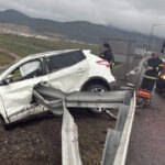 bariyer otomobile saplandi 1 olu 2 yarali 0233a0646c2b