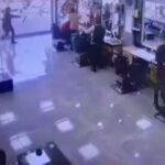 Berberin yaralandığı silahlı saldırı kamerada 5 berberin yaralandigi silahli saldiri kamerada 5dac95efc5b6